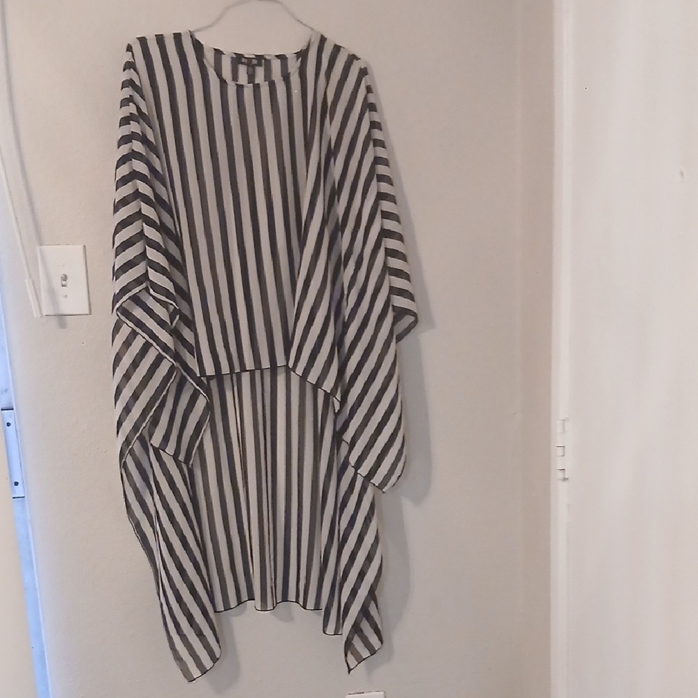 Black and White Asymmetrical Dolman Sleeve Tunic